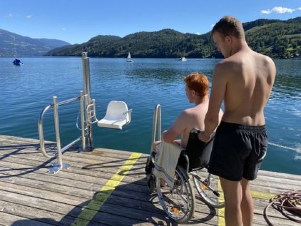 Mit hilfe einer weiteren Person ist es auch für Rollstuhlfahrer möglich den Seezugang zu nutzen.